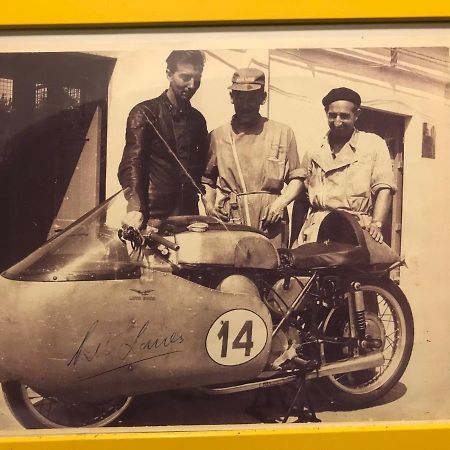 B&B " Guzzi - Inn " 曼代洛-德尔拉里奥 外观 照片